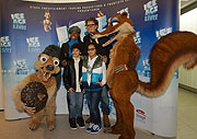 Florian Simbeck mit Frau Stephanie Steward und den Kindern Steward und Emma (©Foto. Martin Schmitz)